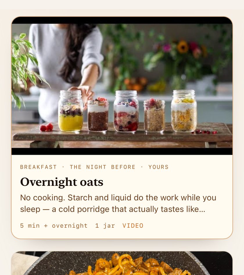 A recipe card for overnight oats with a photograph, timing and yield
